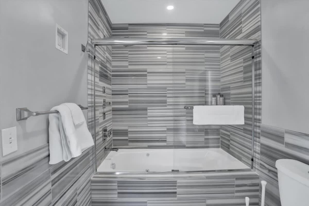Cozysuites Spacious 2Br, Ppg Paints Arena, Pitts Pittsburgh Bagian luar foto